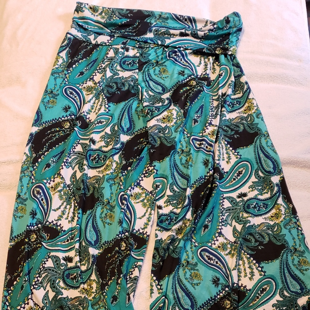 Wide Leg Palazzo Pants..size L
